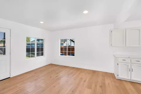 Living - 651 Olive, Hanford, CA 93230 photo 3 of 5