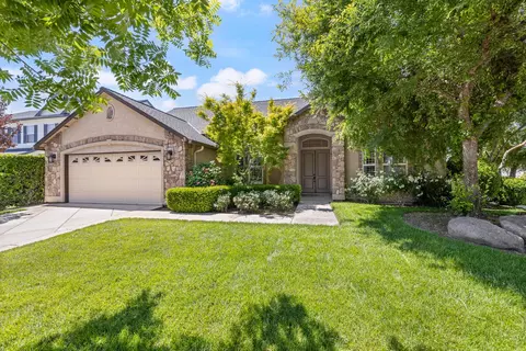 2883 22nd Ct, Kingsburg, CA 93631