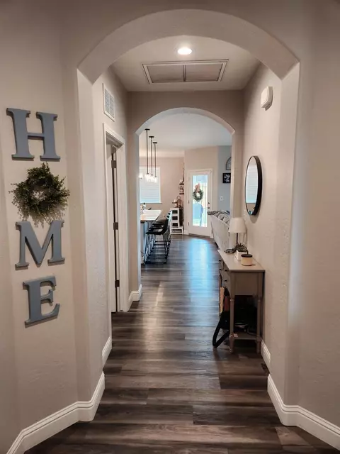 Entry Way - 838 Shasta St, Madera, CA 93638 photo 1 of 3