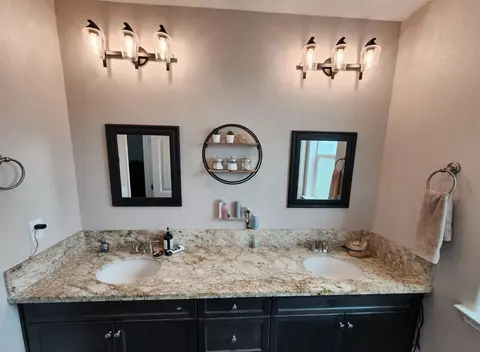 Bath - 838 Shasta St, Madera, CA 93638 photo 1 of 6