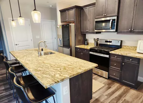 Kitchen - 838 Shasta St, Madera, CA 93638 photo 2 of 4