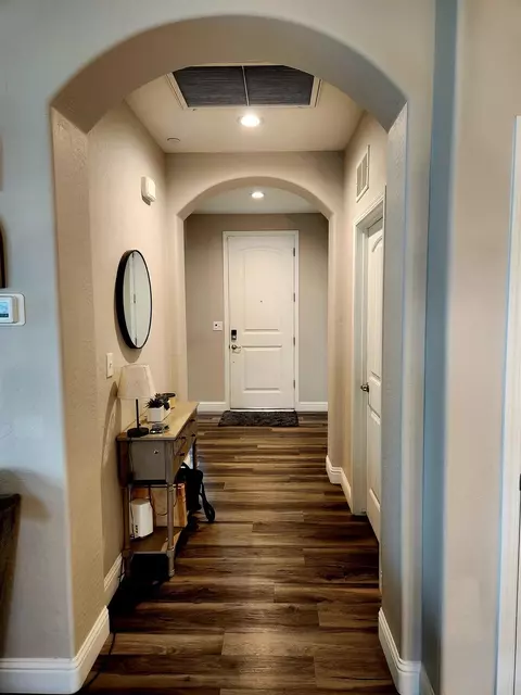Entry Way - 838 Shasta St, Madera, CA 93638 photo 2 of 3