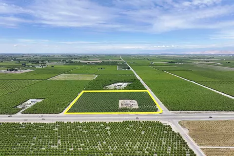 13910 E Mountain View Ave, Kingsburg, CA 93631