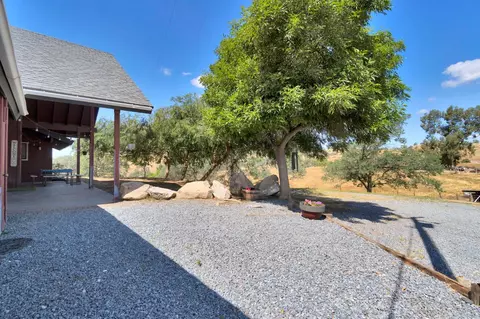 Exterior - 39523 Road 406, Madera, CA 93636 photo 5 of 9