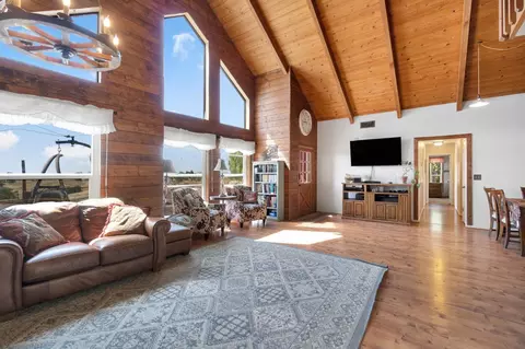 Living - 39523 Road 406, Madera, CA 93636 photo 2 of 3
