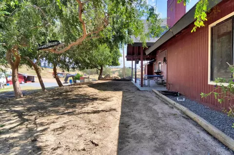 Exterior - 39523 Road 406, Madera, CA 93636 photo 4 of 9