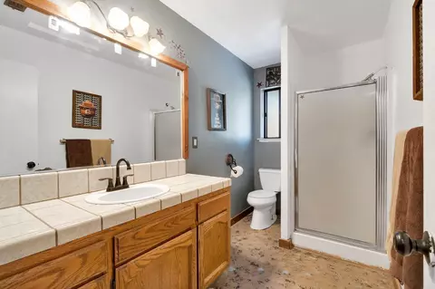Bath - 39523 Road 406, Madera, CA 93636 photo 1 of 3
