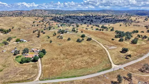 View/Area - 39523 Road 406, Madera, CA 93636 photo 5 of 7