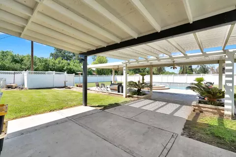 Exterior - 13324 Elder Ave, Hanford, CA 93230 photo 5 of 8