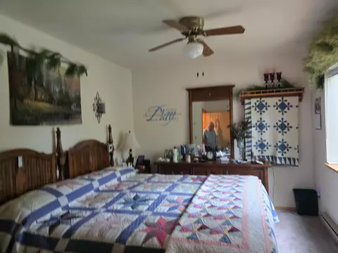 Bedroom - 53287 N Hwy 245, Miramonte, CA 93641 photo 2 of 6