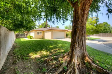 5488 E Iowa Ave, Fresno, CA 93727