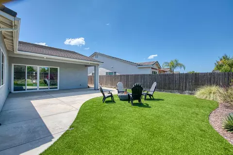 Exterior - 819 Pinnacle Dr W, Madera, CA 93636 photo 7 of 13