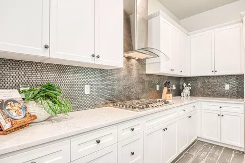 Kitchen - 819 Pinnacle Dr W, Madera, CA 93636 photo 1 of 8