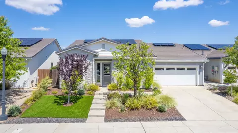Exterior - 819 Pinnacle Dr W, Madera, CA 93636 photo 12 of 13
