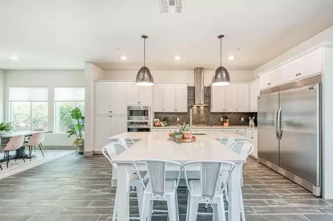Kitchen - 819 Pinnacle Dr W, Madera, CA 93636 photo 8 of 8