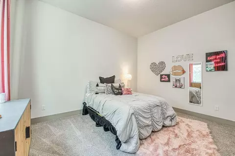 Bedroom - 819 Pinnacle Dr W, Madera, CA 93636 photo 4 of 8