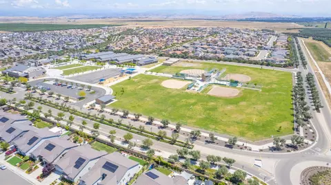 View/Area - 819 Pinnacle Dr W, Madera, CA 93636 photo 4 of 4