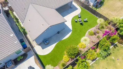 Exterior - 819 Pinnacle Dr W, Madera, CA 93636 photo 4 of 13