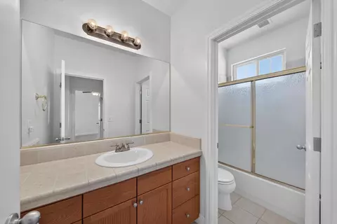Bath - 3084 Rall Ave, Clovis, CA 93619 photo 4 of 5