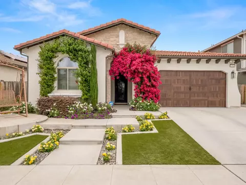 1751 N Kaweah Ave, Clovis, CA 93619