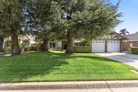 1917 E Quincy Ave, Fresno, CA 93720