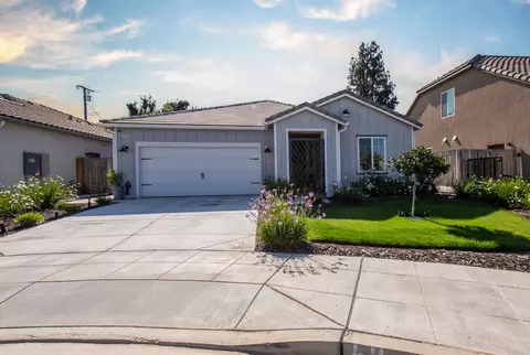 2020 Descanso Ave, Clovis, CA 93619