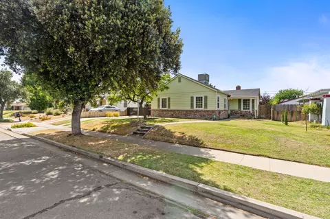1633 N Thorne Ave, Fresno, CA 93704
