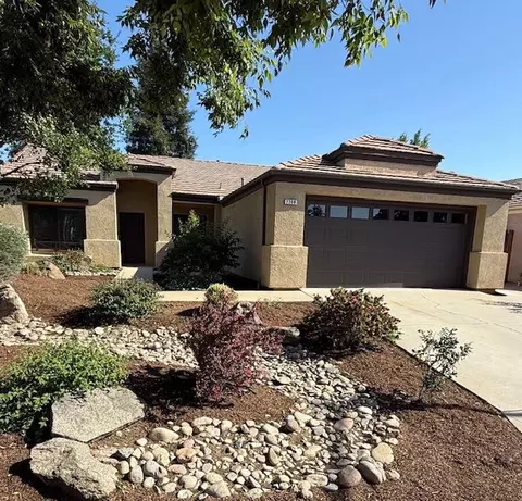 2368 El Paso Ave, Fresno, CA 93720