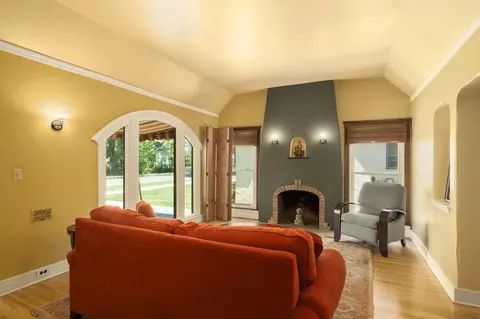 Living - 346 E Cornell, Fresno, CA 93704 photo 2 of 4