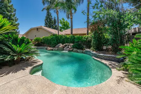 Exterior - 2876 Carolina Ave, Clovis, CA 93611 photo 8 of 15
