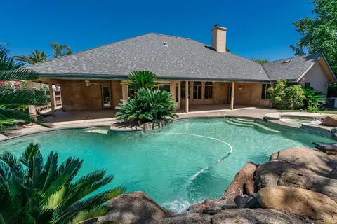 Exterior - 2876 Carolina Ave, Clovis, CA 93611 photo 2 of 15