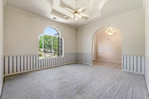 Living - 2876 Carolina Ave, Clovis, CA 93611 photo 4 of 5