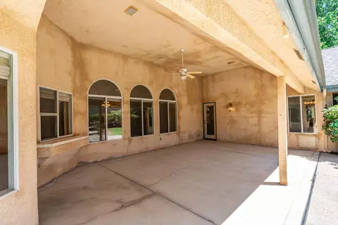 Exterior - 2876 Carolina Ave, Clovis, CA 93611 photo 5 of 15