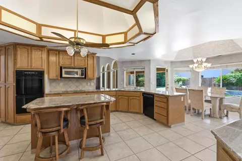 Kitchen - 2876 Carolina Ave, Clovis, CA 93611 photo 2 of 7