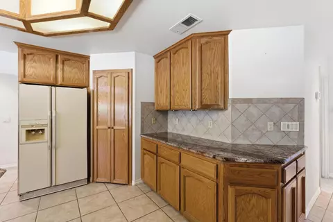Kitchen - 2876 Carolina Ave, Clovis, CA 93611 photo 7 of 7