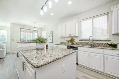 Kitchen - 5860 E Byrd Ave, Fresno, CA 93727 photo 1 of 5