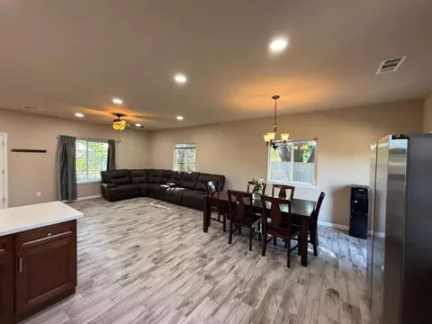 Living - 1707 Sylvia St, Selma, CA 93662 photo 3 of 4