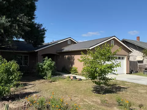 Exterior - 1707 Sylvia St, Selma, CA 93662 photo 2 of 9