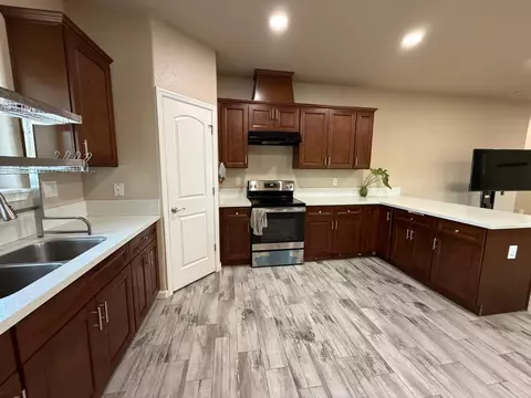 Kitchen - 1707 Sylvia St, Selma, CA 93662 photo 4 of 8