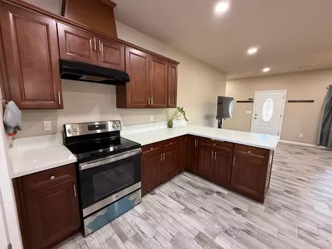 Kitchen - 1707 Sylvia St, Selma, CA 93662 photo 7 of 8