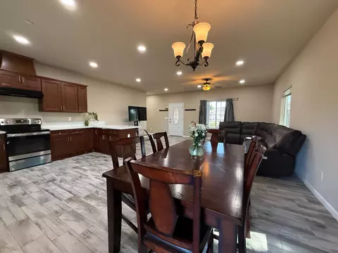 Dining - 1707 Sylvia St, Selma, CA 93662 photo 1 of 2