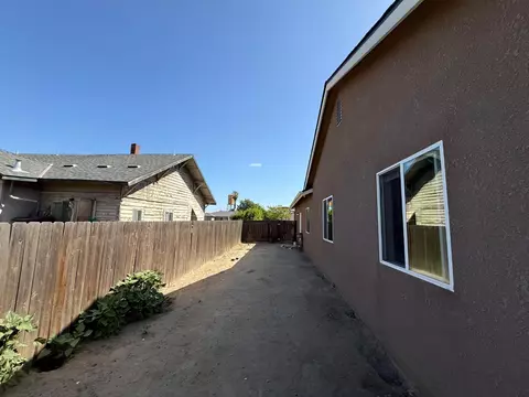 Exterior - 1707 Sylvia St, Selma, CA 93662 photo 9 of 9