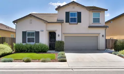 2752 Pontiac Ave, Clovis, CA 93611