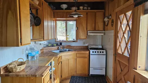 Kitchen - 46336 Silvertip Way, North Fork, CA 93643 photo 1 of 3