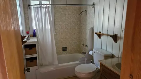 Bath - 46336 Silvertip Way, North Fork, CA 93643 photo 2 of 2