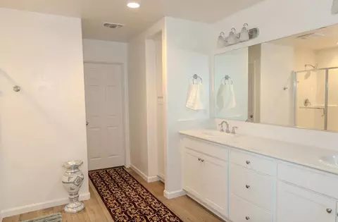 Entry Way - 14206 Gragnani Ave, Kerman, CA 93630 photo 8 of 8