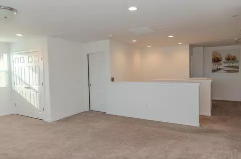 Entry Way - 14206 Gragnani Ave, Kerman, CA 93630 photo 4 of 8