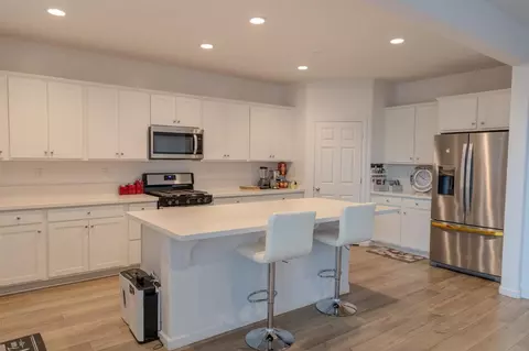 Kitchen - 14206 Gragnani Ave, Kerman, CA 93630 photo 1 of 3