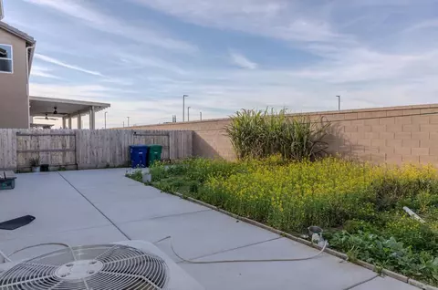 Exterior - 14206 Gragnani Ave, Kerman, CA 93630 photo 4 of 7