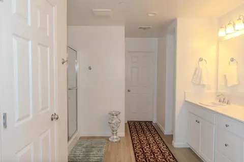 Entry Way - 14206 Gragnani Ave, Kerman, CA 93630 photo 7 of 8